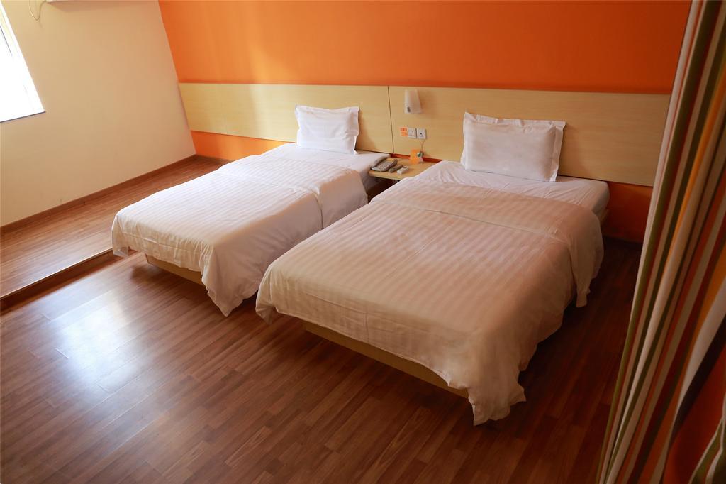 7Days Inn Premium Guangzhou Tianhe West Tiyu Road Subway Station Szoba fotó