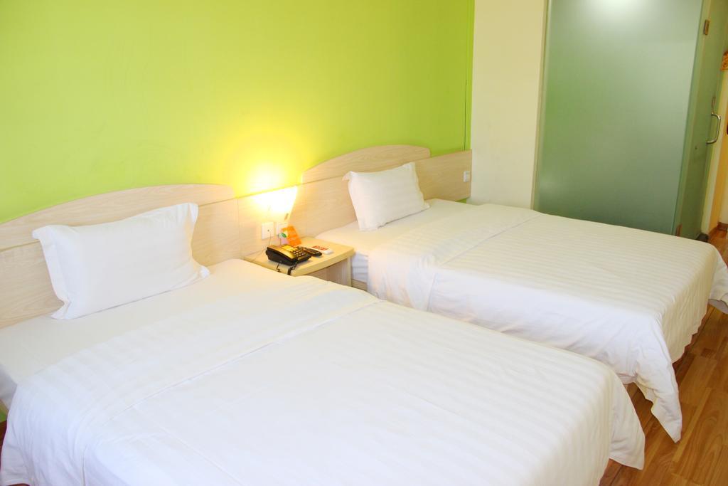 7Days Inn Premium Guangzhou Tianhe West Tiyu Road Subway Station Kültér fotó
