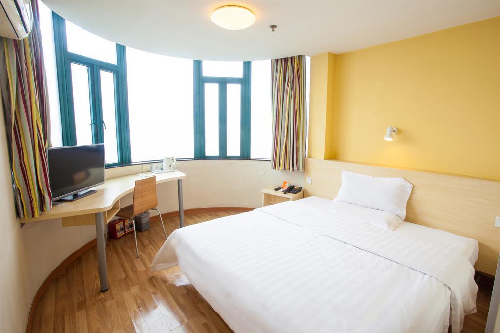 7Days Inn Premium Guangzhou Tianhe West Tiyu Road Subway Station Szoba fotó